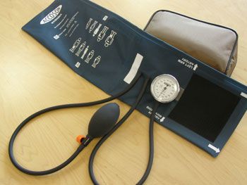 Cuff-mounted sphygmomanometer 0 - 300 mmHg | Pocket A C COSSOR & SON